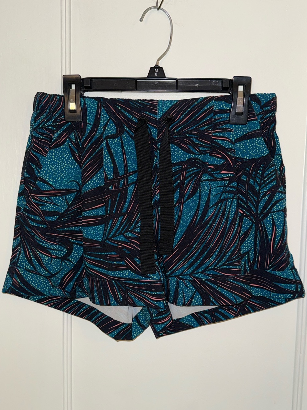 Lululemon Spring Break Away shorts in Palm Lace Tofino Teal multi - size 4